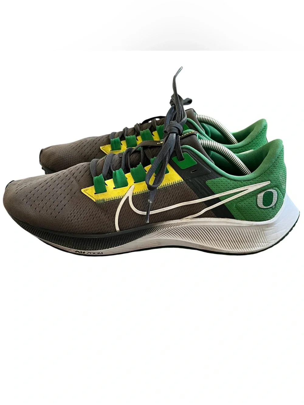 Nike Air Zoom Pegasus 38 Oregon Ducks Mens 12 DJ0840-001 Green & Yellow Sneakers